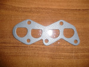 Uszczelka pod kolektor wydechowy Massey Ferguson 825194M1 825194M2