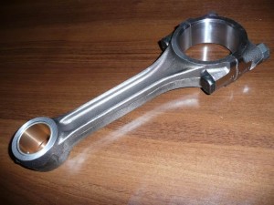 Korbowód MF Massey Ferguson 3637034M91