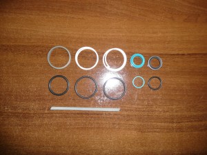 Zestaw uszczelnień siłownika skrętu Fendt Farmer Favorit G001990010980