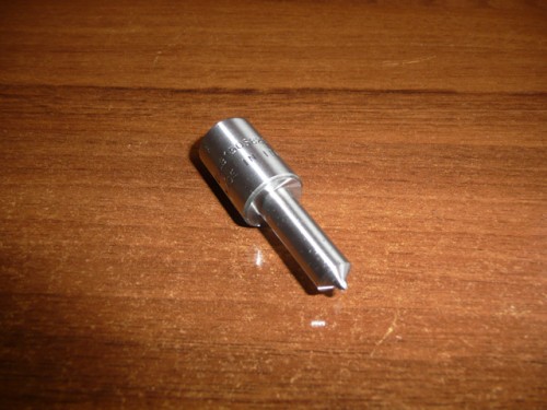 Końcówka wtrysku Renault DLLA149S774 02101221 