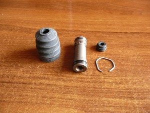 Zestaw naprawczy pompki sprzęgłowej Fendt Farmer 307 F178100100010 04634429