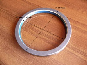 Uszczelniacz piasty przedniego napedu MASSEY FERGUSON  3428317M1, 3428503M1, 3428504M1,