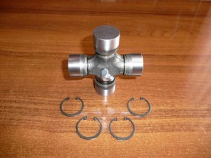 Krzyzak Massey Ferguson  Deutz DX Agroxtra  Agroprima  04388572, 1429021M1