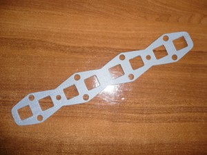 Uszczelka pod kolektor Massey Ferguson 1750045M1