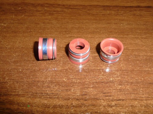 Uszczelniacz zaworu John Deere 6506 7400 RE31617