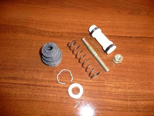  Zestaw naprawczy pompki sprzegła John Deere AL67034